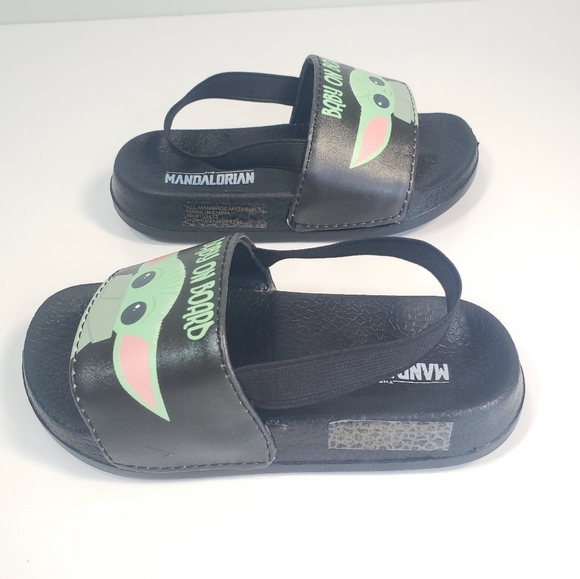 8K BABY YODA ON BOARD Kids Toddler Black Green Slides Flip Flops - Picture 3 of 5